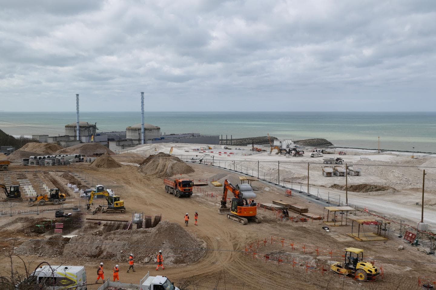 Nucléaire : Bruxelles ouvre une enquête sur les aides d’Etat pour la construction de six nouveaux réacteurs